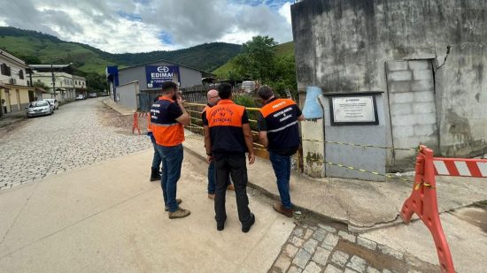equipes-governo-estado-monitoram-cordeiro-e-cantagalo-atingidos-temporal-2